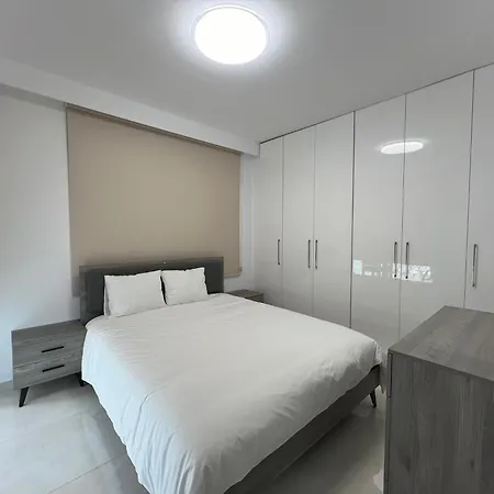 Sea Breeze Court Appartement